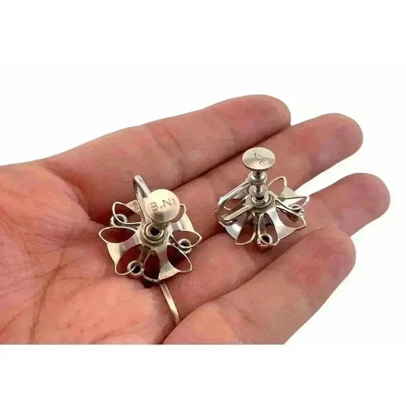 VTG Bugbee and Niles Silver Tone Screw Back Earrings Clear Rhinestones Unique - Picture 3 of 9